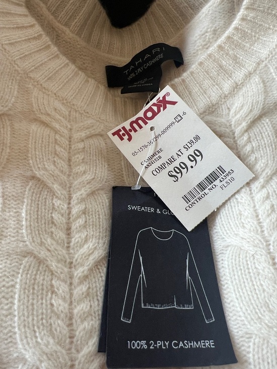 Tahari Sweaters - NWT 100% TAHARI Cream Cable-Knit Crewneck Cashmere Sweater with Glove box set.
